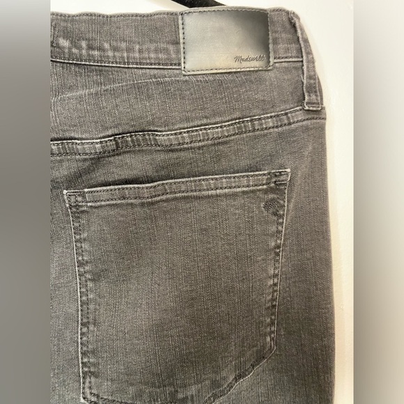 Madewell 10" High-Rise Skinny Jeans in Berkeley Black: Button-Through Edition - Picture 8 of 10